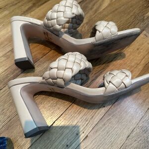Lulus Louella braided square toe heeled sandals in nude. Size 9.